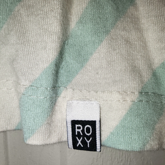 EUC Roxy flutter sleeve top - Picture 4 of 5